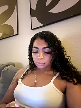 roouse – webcam model profile photo Image 14
