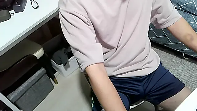 maataaan – webcam model profile photo Image 5