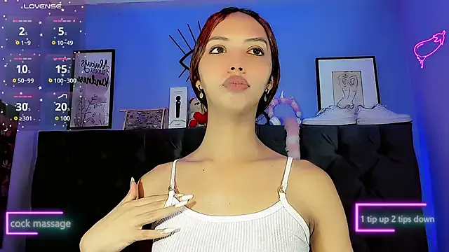 seraphine23 – webcam model profile photo Image 3