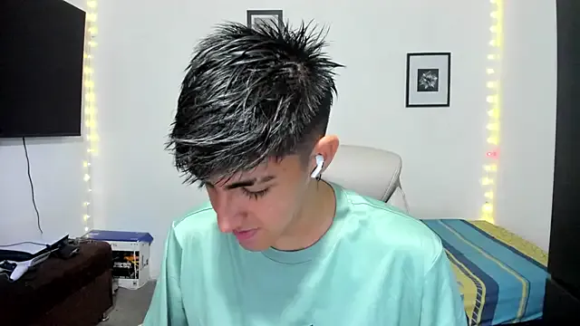 PumaShyXD – webcam model profile photo Image 14