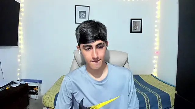 PumaShyXD – webcam model profile photo Image 5