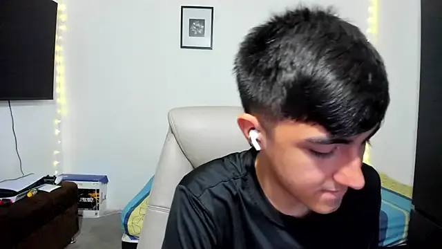 PumaShyXD – webcam model profile photo Image 8