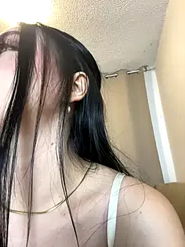 NaiaCollins – webcam model profile photo Image 4