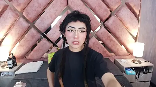 ManuRouse – webcam model profile photo Image 11