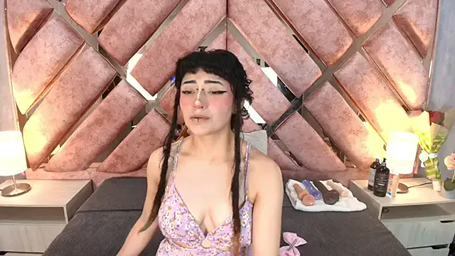 ManuRouse – webcam model profile photo Image 6