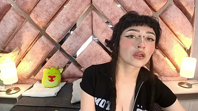 ManuRouse – webcam model profile photo Image 7