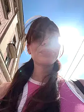  – webcam model profile photo Image 4