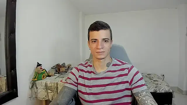 roouse – webcam model profile photo Image 13