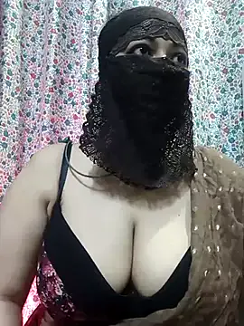 zui_lu – webcam model profile photo Image 2