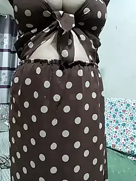 zui_lu – webcam model profile photo Image 3