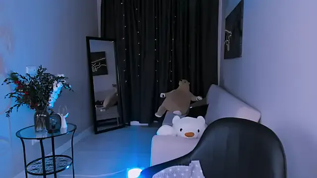 LillySaen – webcam model profile photo Image 4