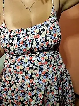  – webcam model profile photo Image 12