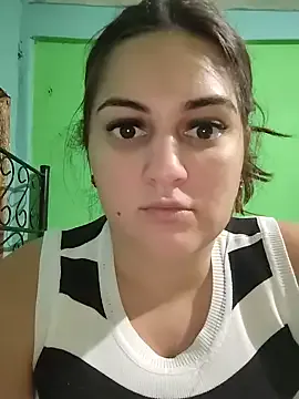 roouse – webcam model profile photo Image 13