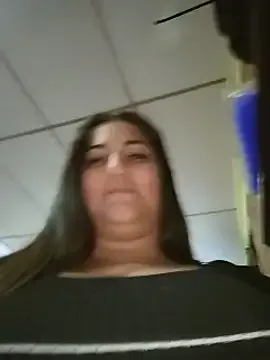 roouse – webcam model profile photo Image 5