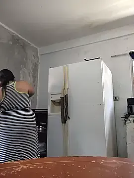 roouse – webcam model profile photo Image 7