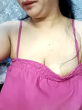 JulietaLake – webcam model profile photo Image 9