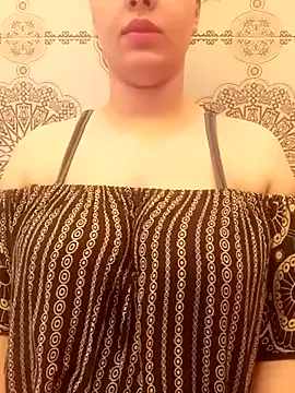 roouse – webcam model profile photo Image 5