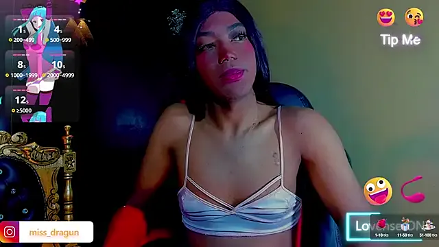 Awesomelusty – webcam model profile photo Image 17