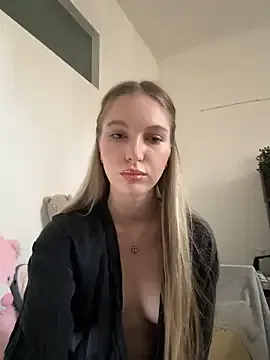 DayanaKeilers – webcam model profile photo Image 2