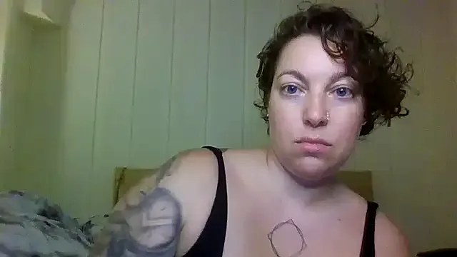  – webcam model profile photo Image 4