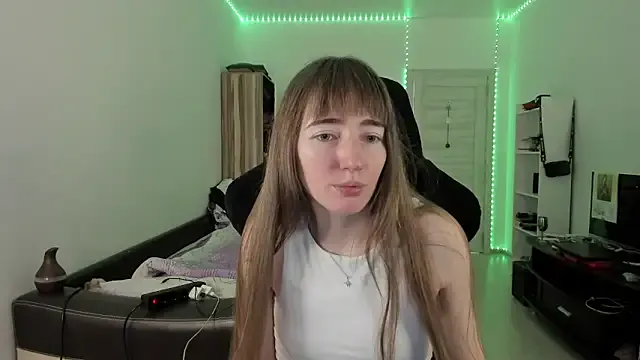 LOVE_MOMO_LOVE – webcam model profile photo Image 14