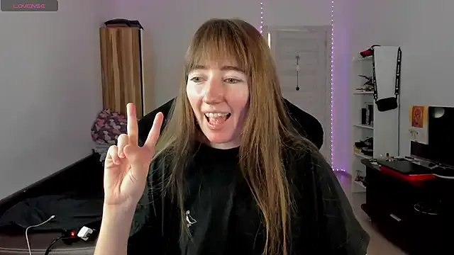 LOVE_MOMO_LOVE – webcam model profile photo Image 4