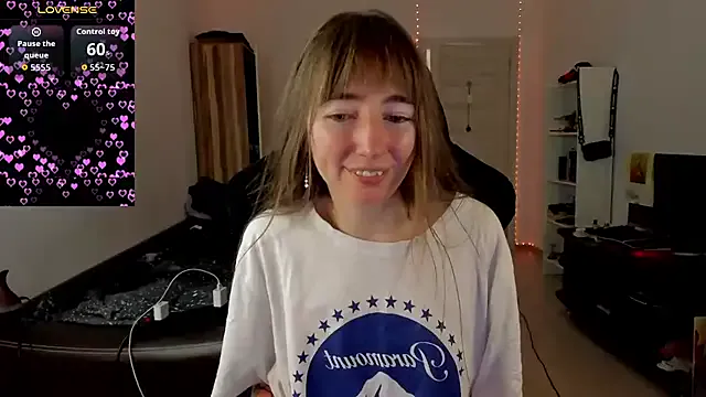 LOVE_MOMO_LOVE – webcam model profile photo Image 9