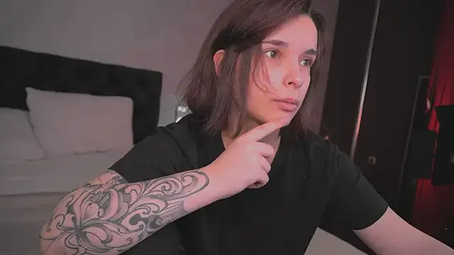 zui_lu – webcam model profile photo Image 14