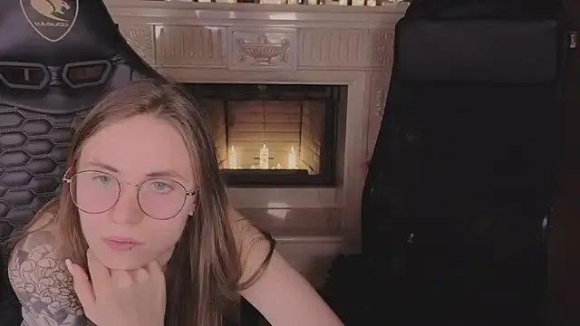 zui_lu – webcam model profile photo Image 9