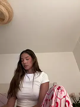 Megu_Melon – webcam model profile photo Image 8