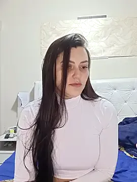 roouse – webcam model profile photo Image 8