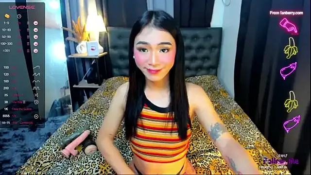 roouse – webcam model profile photo Image 10