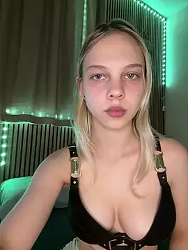 roouse – webcam model profile photo Image 2