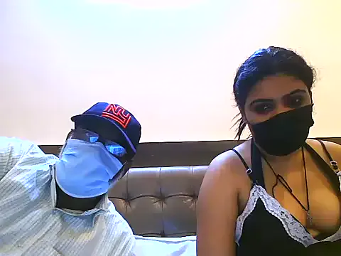 roouse – webcam model profile photo Image 5