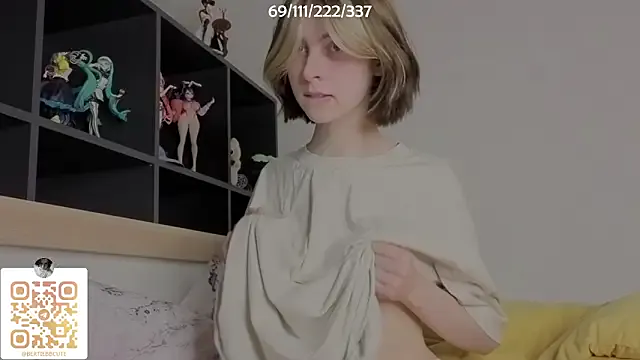 HotBella- – webcam model profile photo Image 19