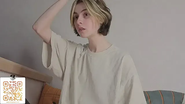 Hotalliee – webcam model profile photo Image 5