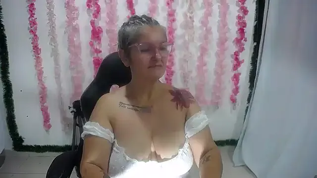 bety-cum2 Image 9