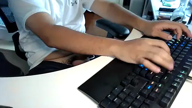 JamesDreams – webcam model profile photo Image 18