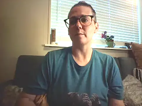 zui_lu – webcam model profile photo Image 2