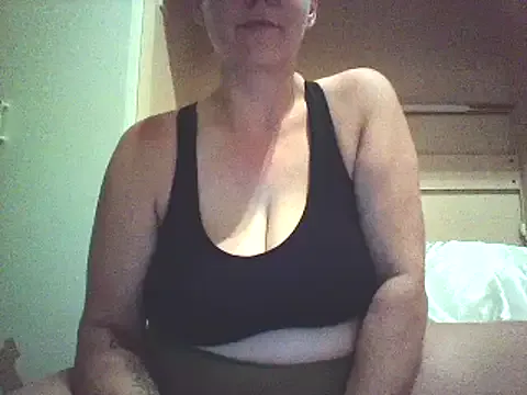 zui_lu – webcam model profile photo Image 4