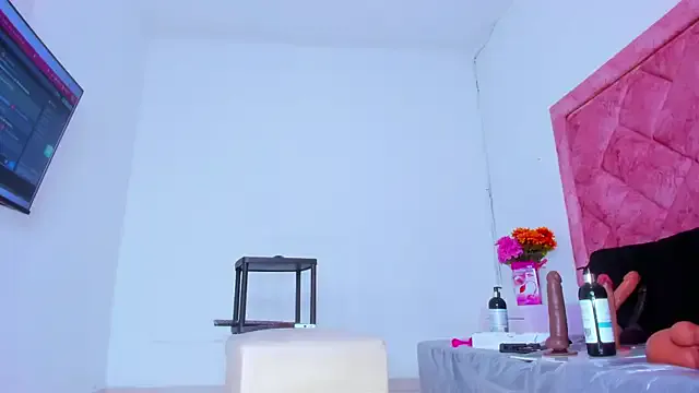 NANA_7 – webcam model profile photo Image 17