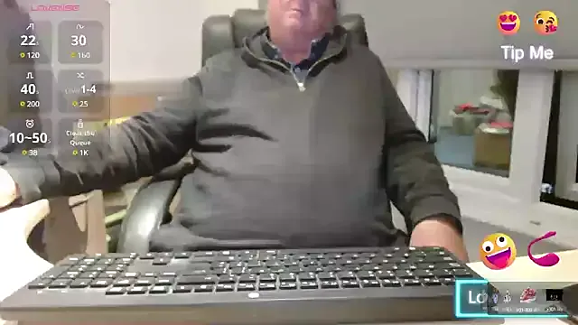  – webcam model profile photo Image 15