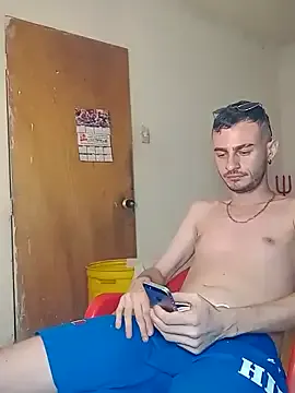 _Alicee_1 – webcam model profile photo Image 2