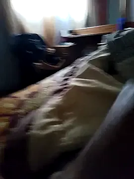 roouse – webcam model profile photo Image 9