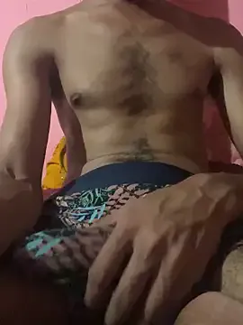 zui_lu – webcam model profile photo Image 4