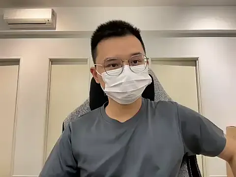 R-bonbon – webcam model profile photo Image 2