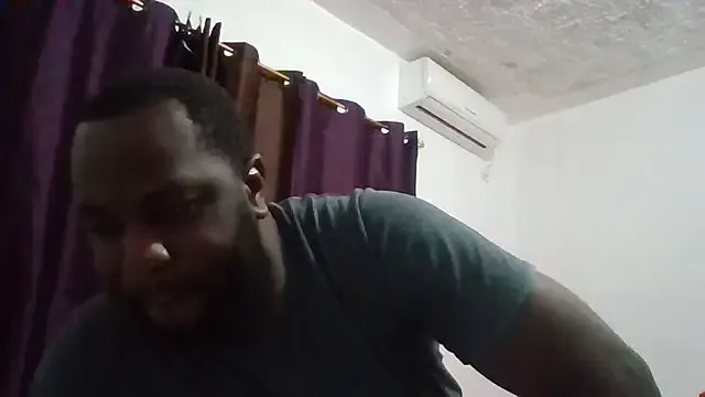 roouse – webcam model profile photo Image 2