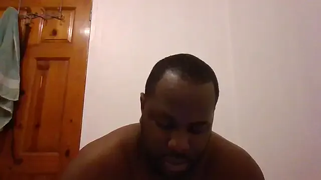 roouse – webcam model profile photo Image 9