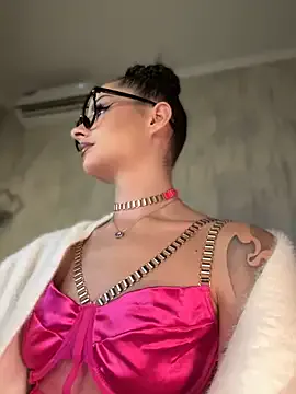 GouGou-111 – webcam model profile photo Image 12