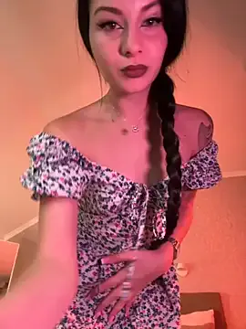 GouGou-111 – webcam model profile photo Image 3